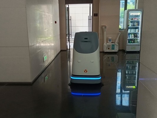 坦力無人掃地機器人：無塵車間的清潔衛士