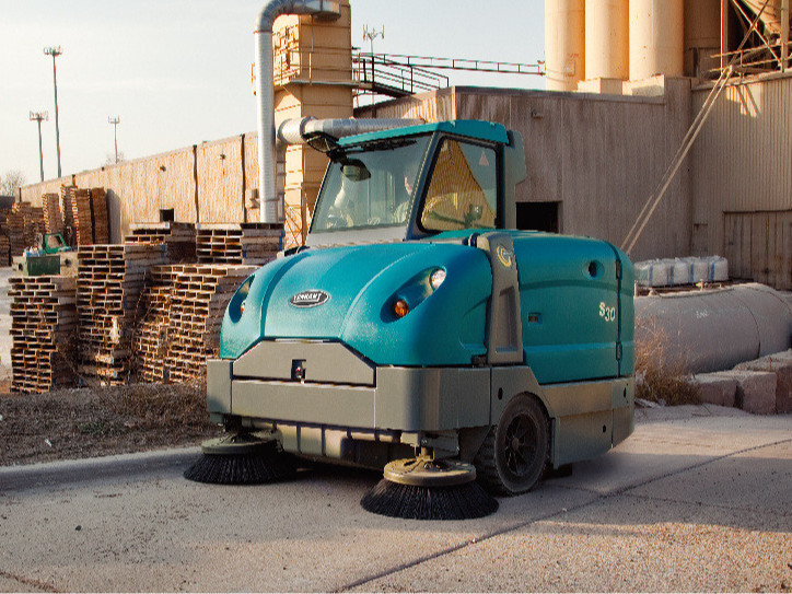 關于工廠掃地機你不知道的那些事：刷盤需多久更換一次？