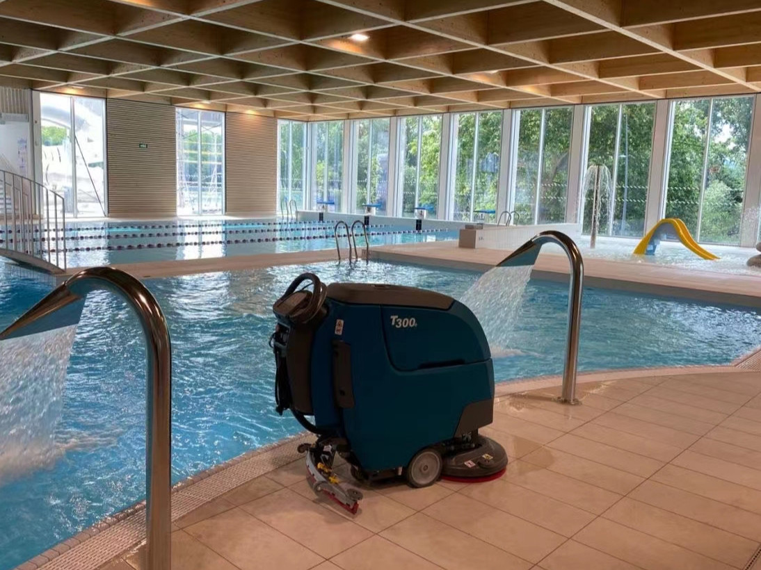 工業洗地機和商業洗地機選擇上有什么不同呢？