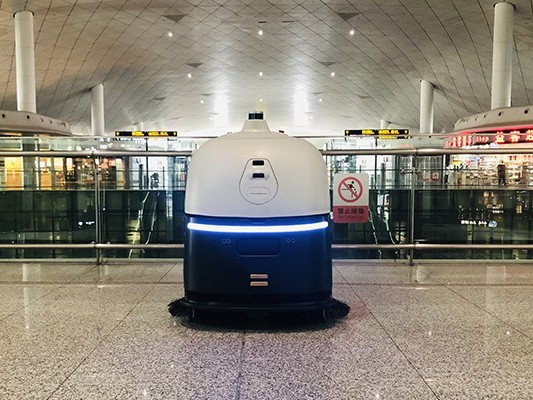 人工清潔效率低，坦力洗地機來幫忙