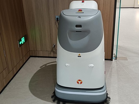 科技助力，酒店煥新 —— 坦力工業洗地機器人帶來新變革