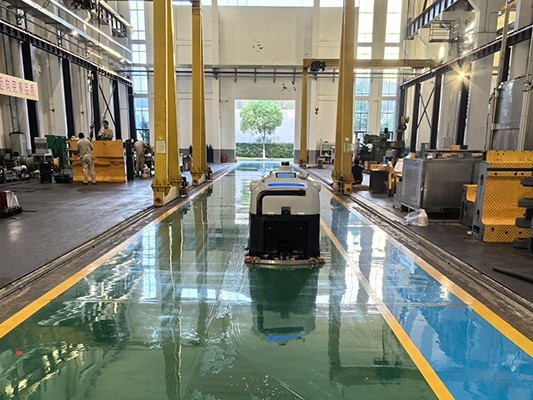 買工業大型掃地機器人只看價格？小心被坑，這些要點必知